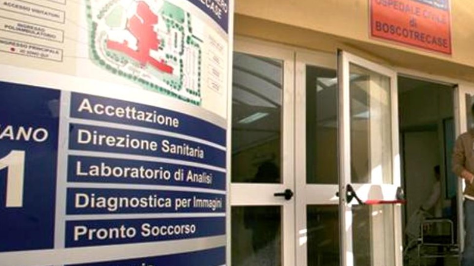 Rissa tra donne a San Giuseppe Vesuviano, il marito la tradisce: amante linciata