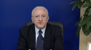 De Luca annuncia Piano sociale Campania: "Sostegni per pensionati, famiglie con disabili e giovani professionisti"