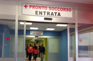 Lite in provincia finisce nel sangue, zio discute con nipote poi prende pistola e gli spara