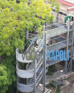 Crolla un albero, chiusa la scuola Maria Cristina di Savoia: lezioni turnate