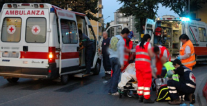 Dramma a Giugliano, donna accusa un malore e muore in strada