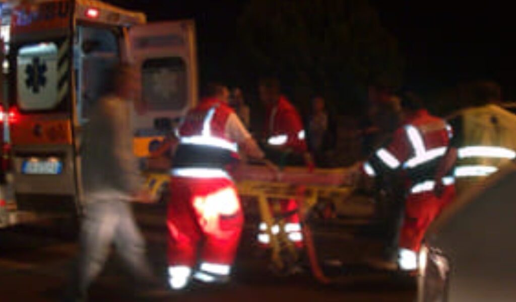 Violenza nel Napoletano, vuole vivere con il fidanzato: scoppia lite tra madre e figlia