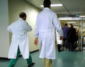 Dramma a Battipaglia, bimba prematura muore: i genitori chiedono giustizia