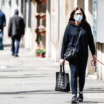 Il ministro Speranza: "Situazione ancora drammatica, pericolo non è scampato". Il piano sanitario del Governo