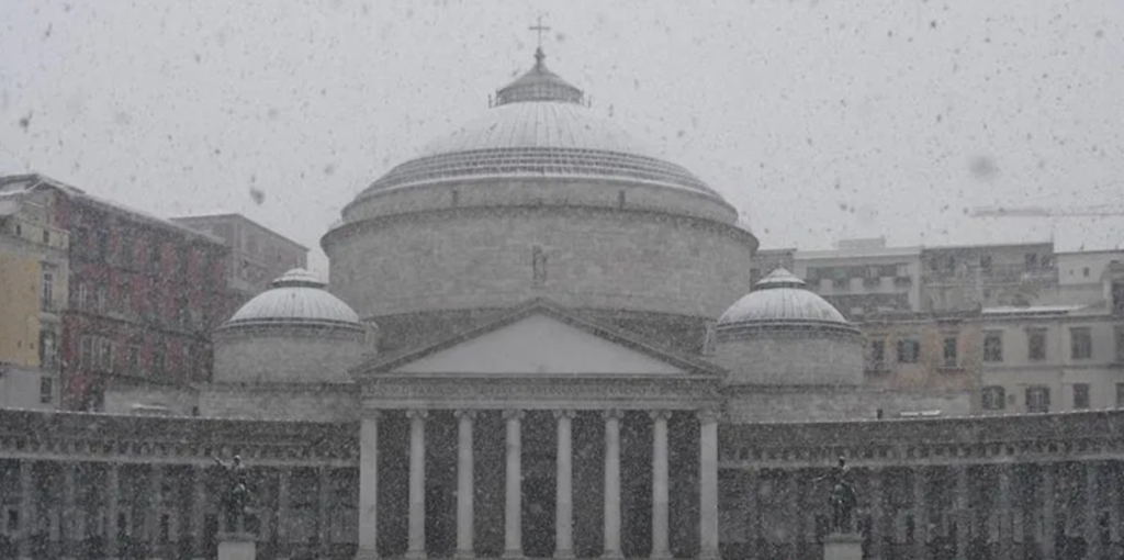 Allerta meteo della Protezione civile in Campania: "Abbassamento delle temperature e nevicate"