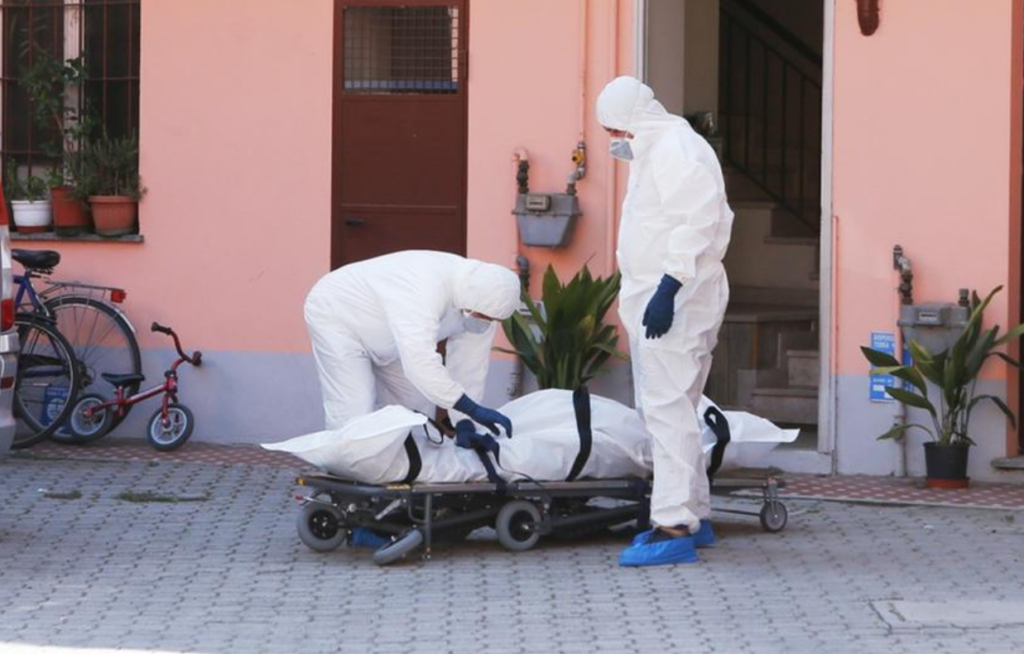 Dramma in provincia, uomo trovato morto in casa: Procura richiede tampone sulla vittima