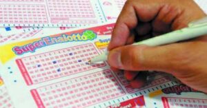 SuperEnalotto, grande vincita in provincia di Napoli: centrati due "5"