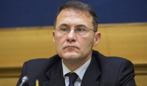 Edmondo Cirielli positivo al Coronavirus, il deputato trasferito al Cotugno di Napoli