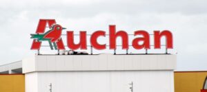 Maxi furto nella notte, colpito il centro commerciale Auchan