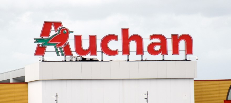 Maxi furto nella notte, colpito il centro commerciale Auchan