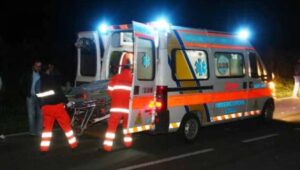 Spari a Pozzuoli, ragazzo di 20 anni colpito da una pallottola vagante