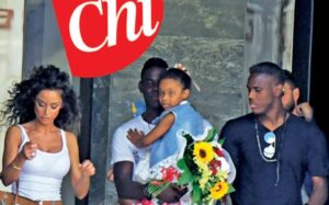 Mario Balotelli a Napoli per la figlia Pia, gita anche con Raffaella Fico