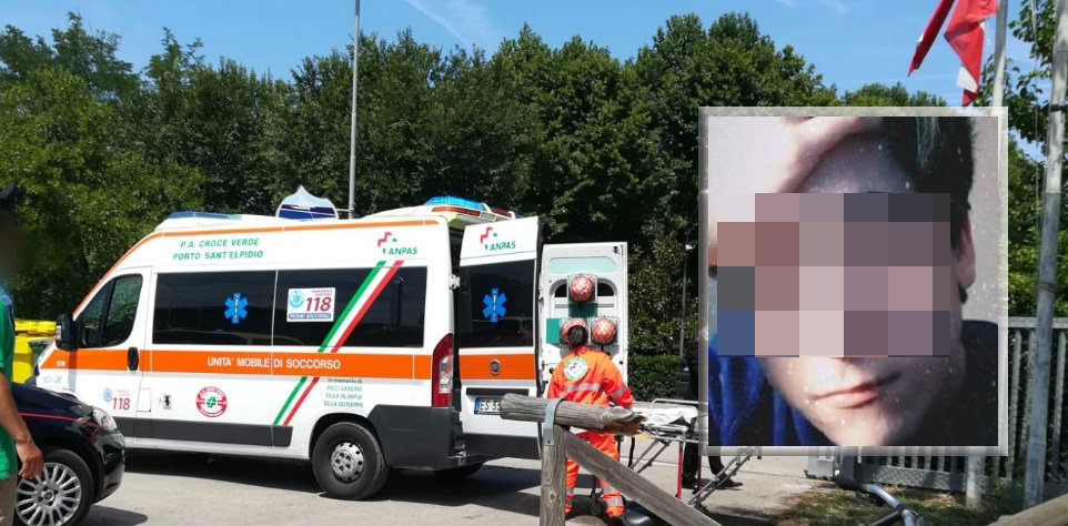 Dramma in piscina, si tuffa in acqua: 17enne muore davanti ai suoi amici