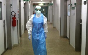 Paura a Napoli, caso sospetto di Coronavirus all'ospedale Cotugno: giovane in quarantena