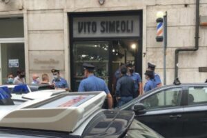 Non aveva la prenotazione, cliente accoltella il barbiere Vito Simeoli