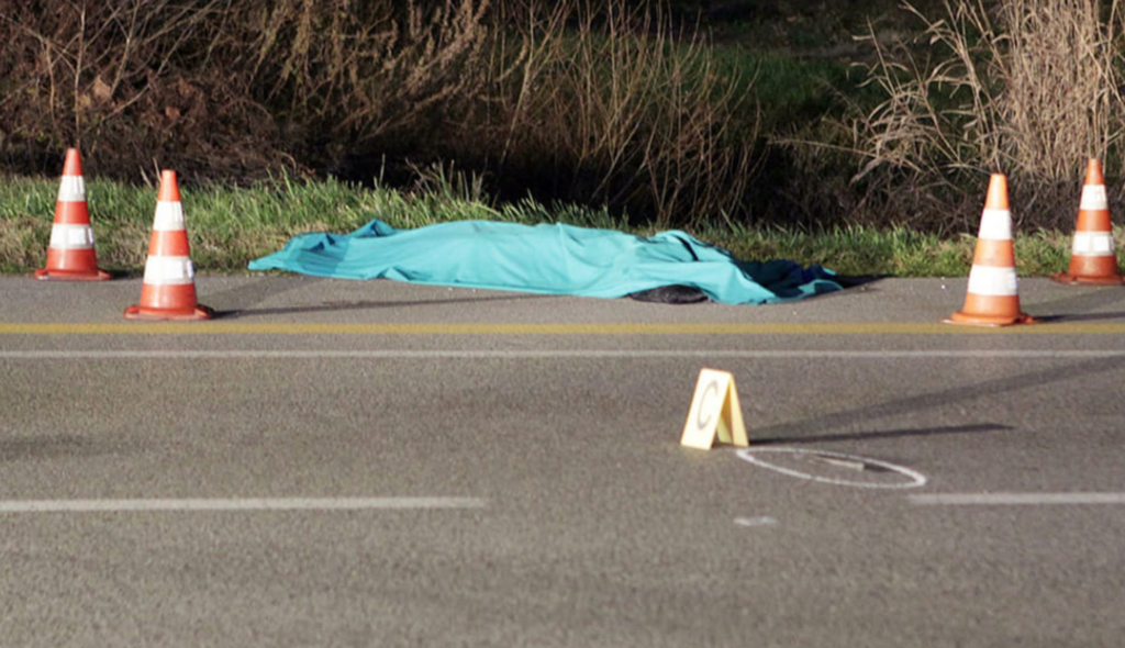 Dramma sull'A1 Roma-Napoli, 30enne investito e ucciso da un'auto