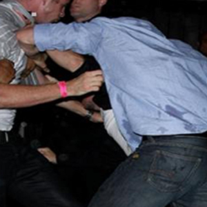 Scoppia violenta lite in un bar di Villa Literno, ferita una barista