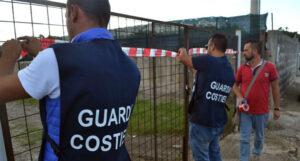 Ischia, sequestrati 3 lidi a Casamicciola: la loro struttura è abusiva