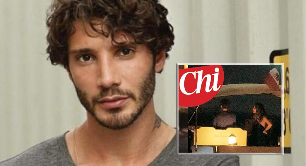 Stefano De Martino pizzicato in barca con Mariana Rodriguez