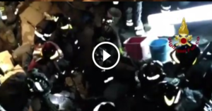 Vigili del Fuoco a lavoro tutta la notte a Ischia, estratto un bimbo di 7 mesi dalle macerie