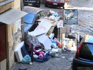 Spazzatura in strada, a Napoli presenti diversi cumuli: inutili le segnalazioni all'ASIA