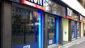 Vomero, via Luca Giordano, negozio Trony-2