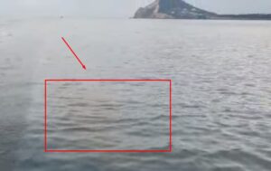 Chiazza sospetta nel Golfo di Pozzuoli, è allarme ambientale