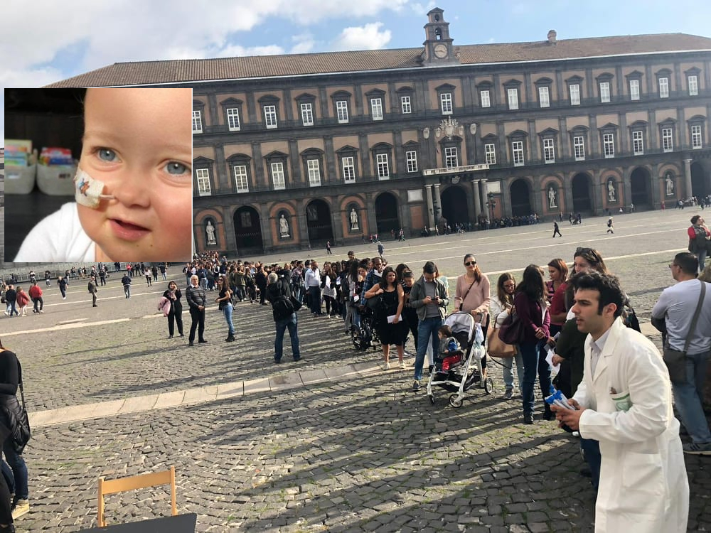 ULTIMA ORA - Napoli, cittadini in fila per aiutare il piccolo Alessandro: il grande gesto dei napoletani