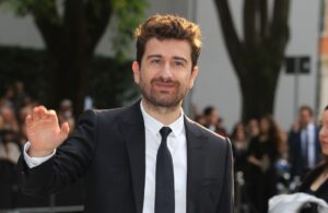 Alessandro Siani riceve il premio 'Candelaio' come personaggio dell'anno