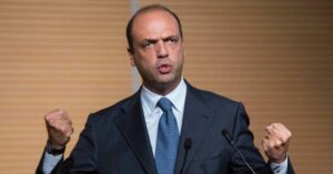 Alfano: i comuni di "Marano, Casavatore e Crispano a rischio scioglimento per camorr"
