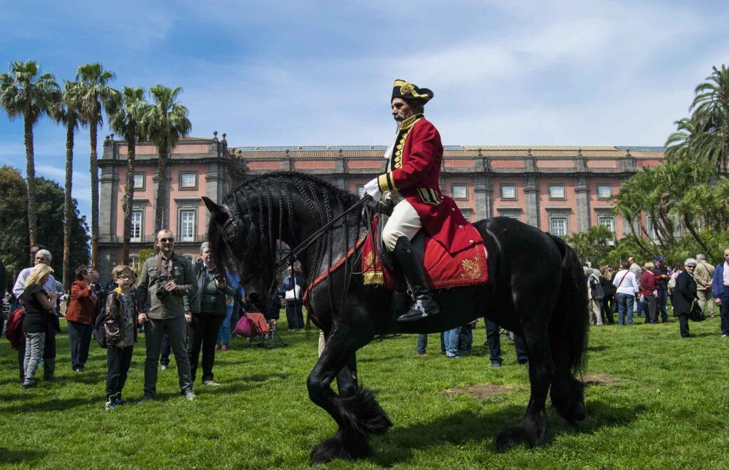 "Alla corte del Re" 2017 con costumi d’epoca e giochi d’arme a Capodimonte