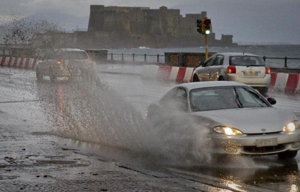 Gente in strada terrorizzata Panico al Centro Direzionale GUARDA IL VIDEO DELLE TESTIMONIANZE