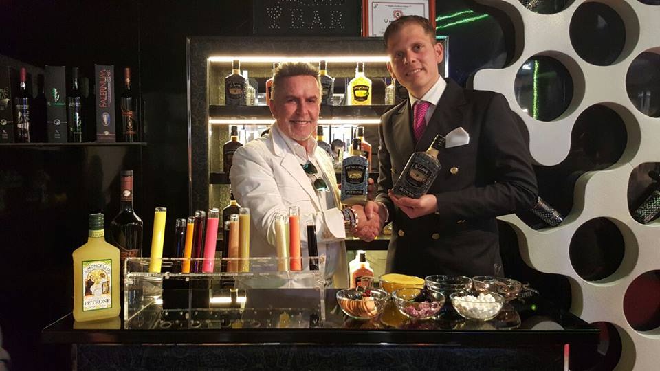 andrea-petrone-con-alviero-martini-al-vinitaly