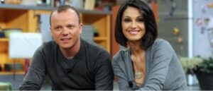 Anna Tatangelo e Gigi D'Alessio lontani, è crisi tra la coppia?