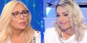 Mara Venier confessa in diretta ad Anna Tatangelo: "Ma è impazzita?"