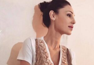 Anna Tatangelo scrive un post su Facebook, i fan: "Sei troppo magra"