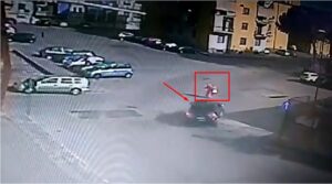 Eboli, Suv travolge madre e figlia: ricoverate in ospedale