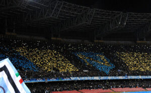 Umberto Chiariello, giornalista dell'emittente Canale 21, attacca il presidente De Laurentiis in merito all'aumento dei prezzi dei biglietti.