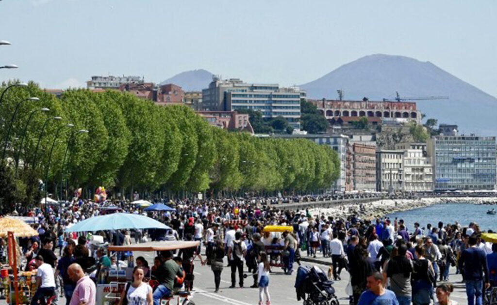 Napoli, è boom turisti ma troppo degrado e disservizi