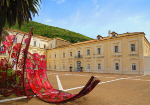 San Leucio, grazie alla nascita di un nuovo brand, la seta casertana torna a nuova vita