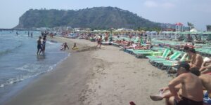 Bacoli, concessioni balneari: il Tar boccia l'ampliamento degli stabilimenti