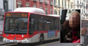 Violenza a Napoli, anziana sul bus chiede a due giovanotti di mettere mascherina: schiaffeggiata