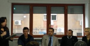 Responsabilità delle parole al centro del dibattito napoletano sul femmincidio