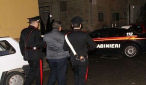 Arredamenti con reperti archeologici, arrestato 70enne a Bacoli