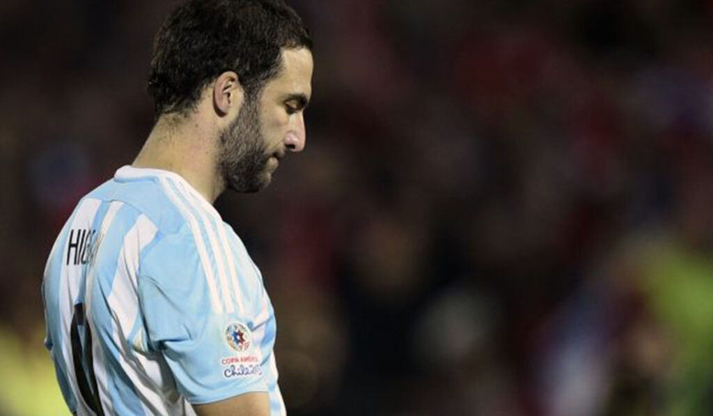 Arriva la bomba del giornalista: "Higuain salterà la prima sfida contro il Napoli"