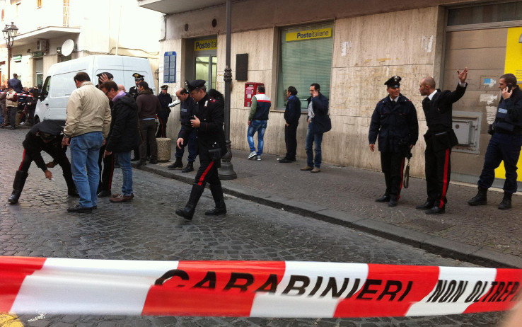 Assalto al portavalori a Pomigliano, spari contro le guardie giurate