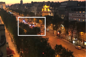 Attentato sugli Champs Elysees a Parigi: poliziotto ucciso, gravi altri due. Morto l'assalitore: aveva annunciato tutto via Telegram. Isis rivendica