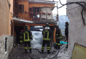 Avellino, fuga di gas con scoppio: anziano ferito dalle fiamme