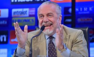 Barcellona-Napoli, De Laurentiis preoccupato: "In Spagna è tornata la paura, giochiamo in altra città"