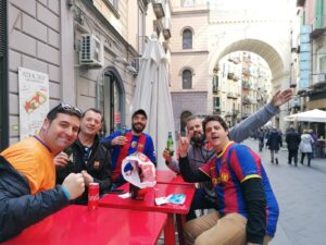 Champions, i tifosi del Barça 'invadono' la città: "Incantati da Napoli"